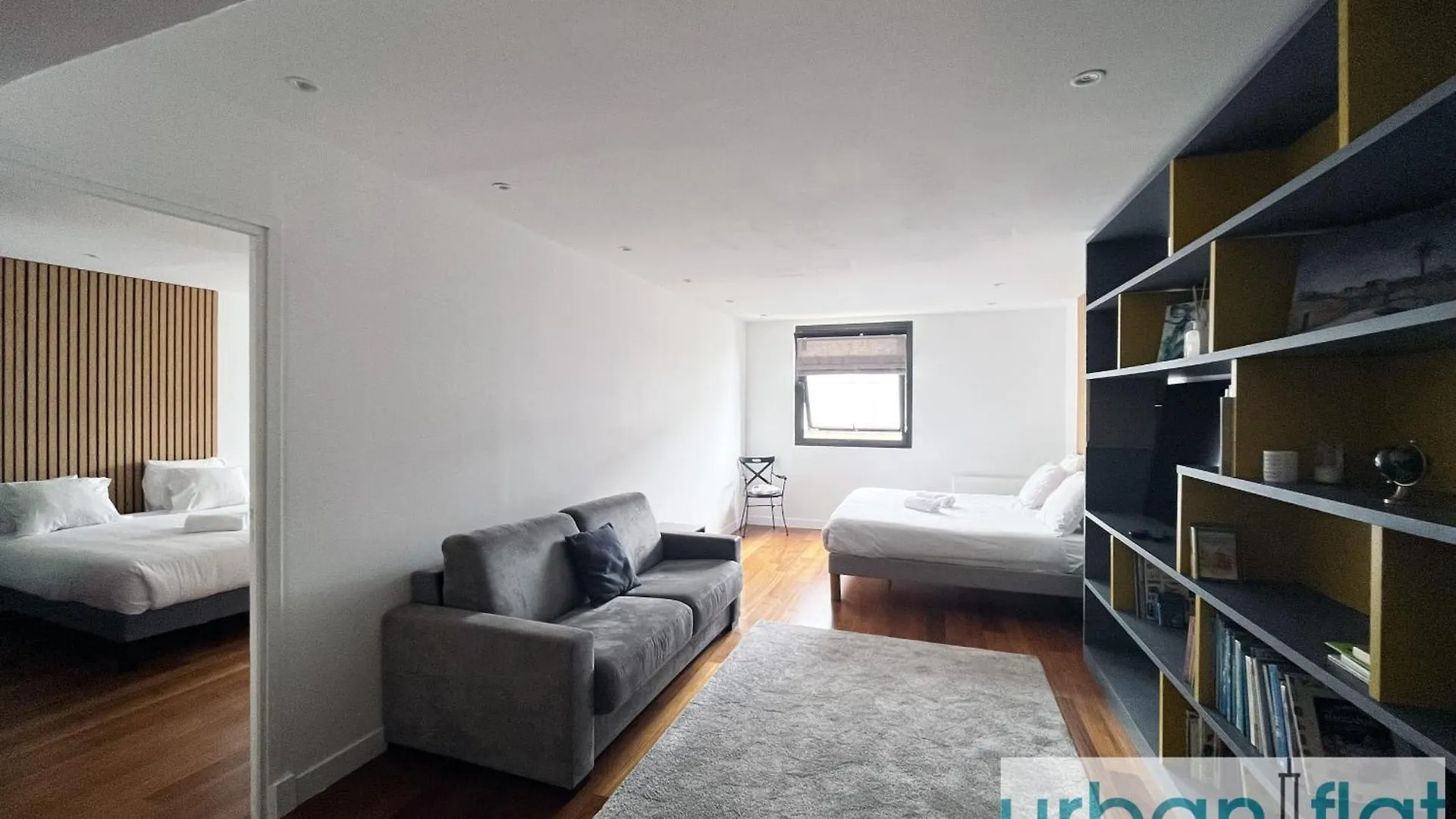 Urban Flat 168 - Spacious 1-bedroom In *